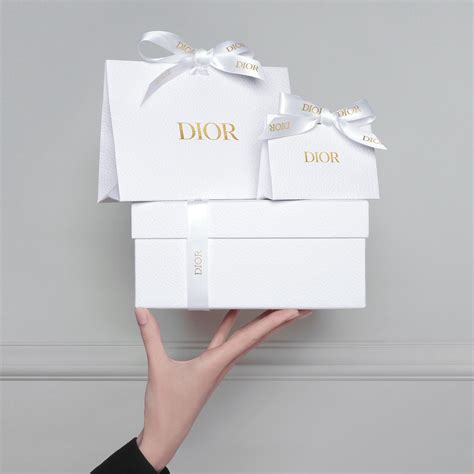 dior the couture gift box.